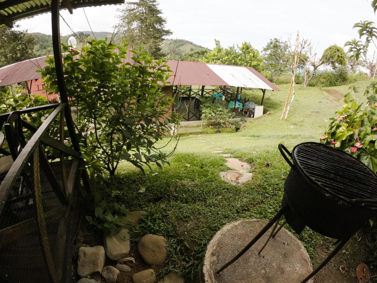 Cabañas Colibrí Tayutic Turrialba Exterior foto
